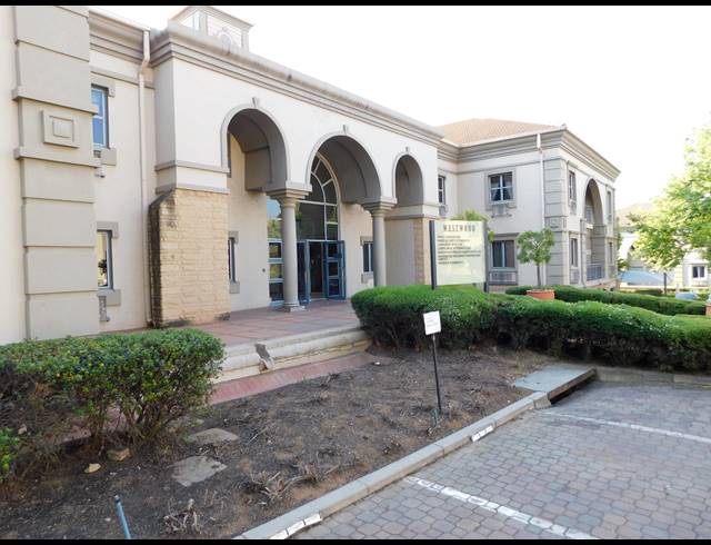 188M² OFFICE TO LET IN HYDE PARK
